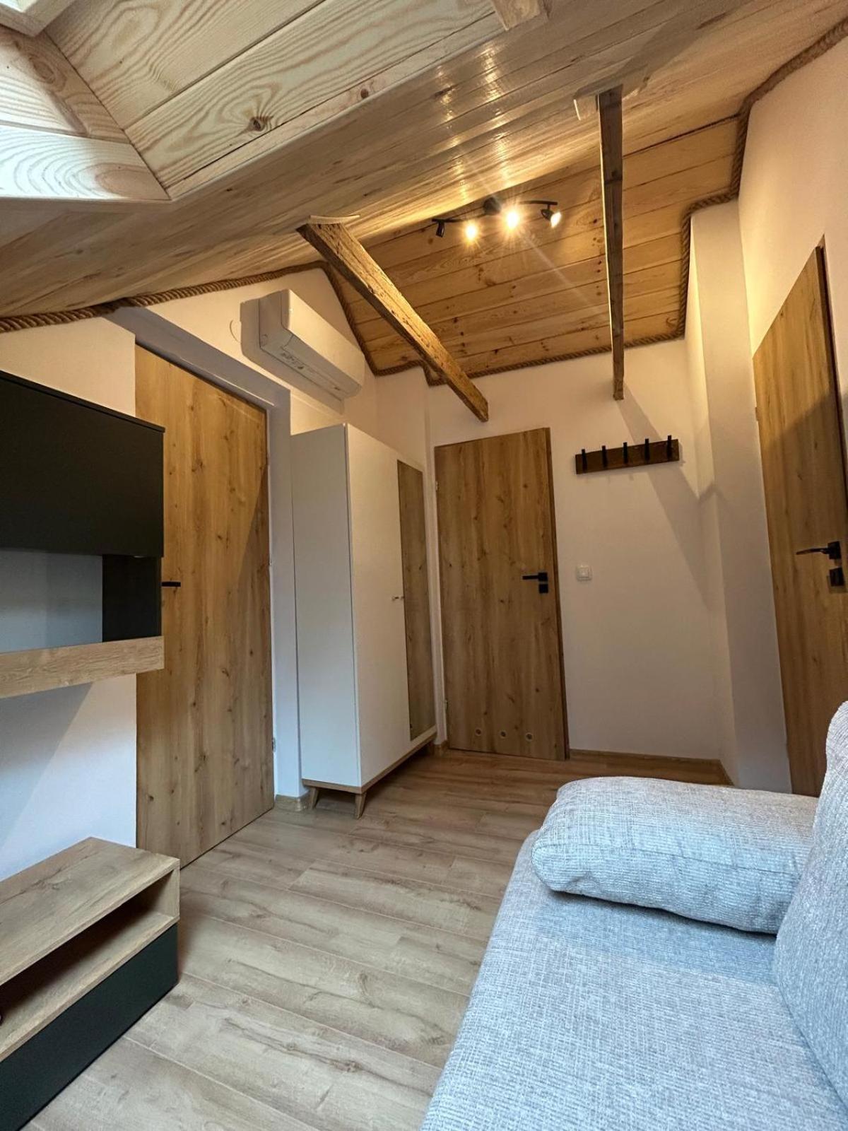 Poloninka Hotel Ustrzyki Górne Eksteriør billede