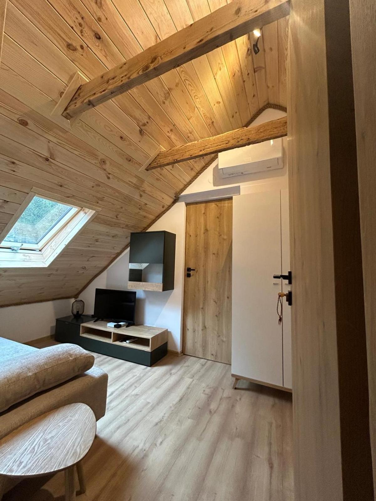 Poloninka Hotel Ustrzyki Górne Eksteriør billede